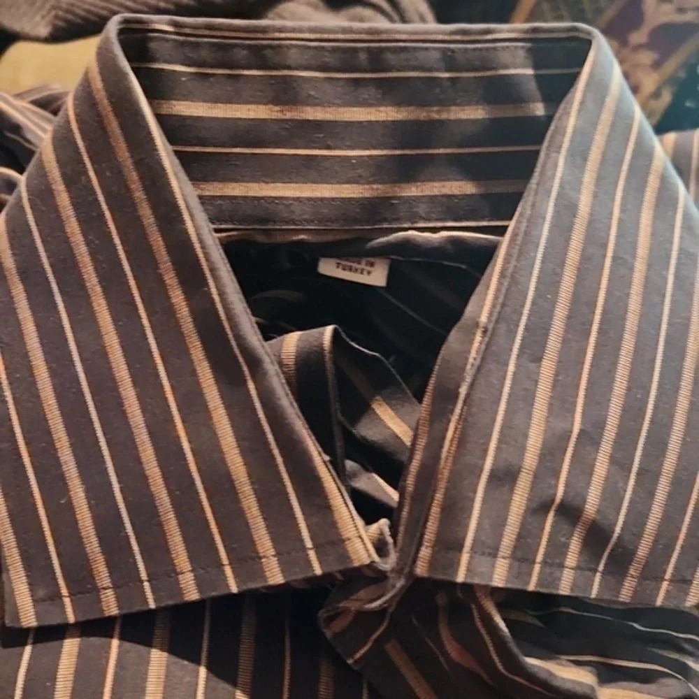[Banana Republic] Brown Striped Long Sleeve Button Down - Size M